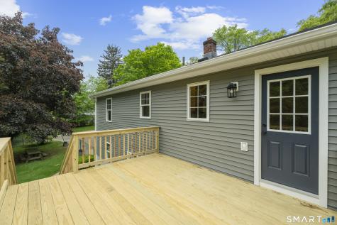 831 Nut Plains Road Guilford CT 06437