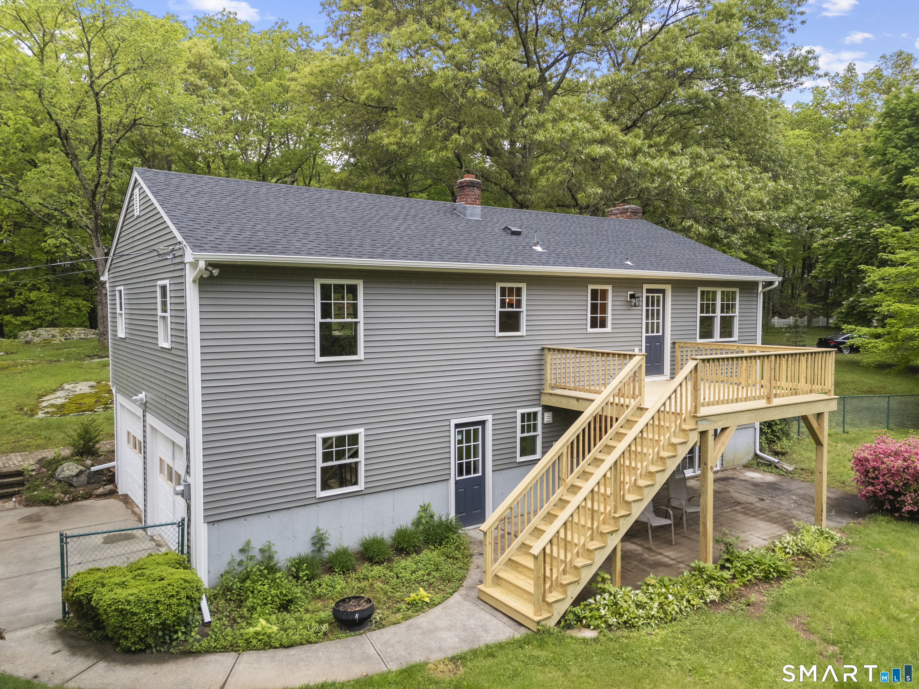 831 Nut Plains Road Guilford CT 06437