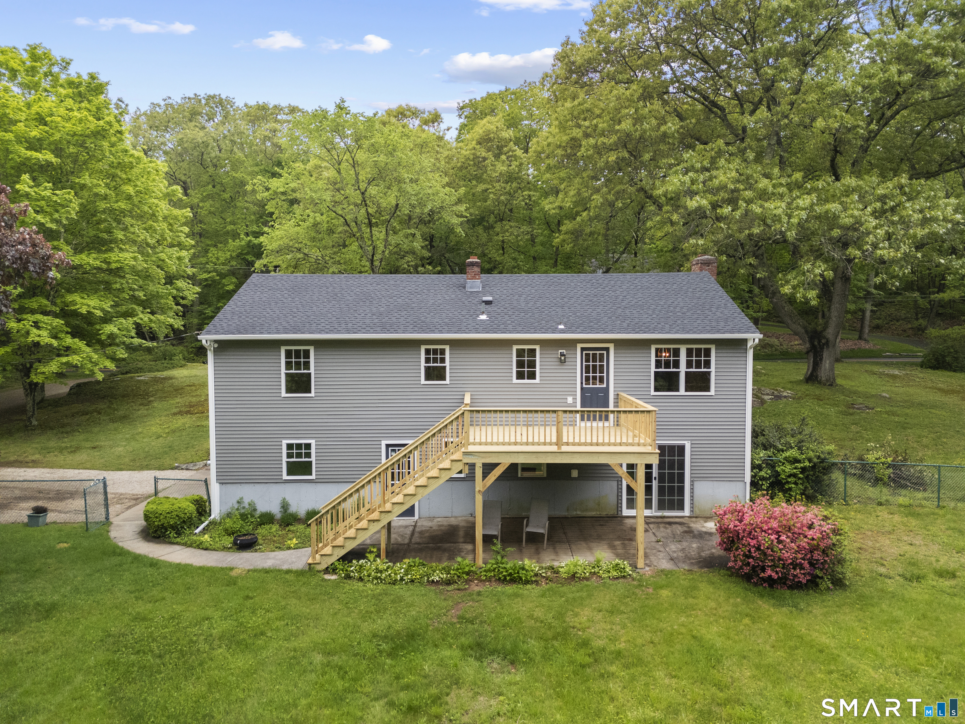 831 Nut Plains Road Guilford CT 06437
