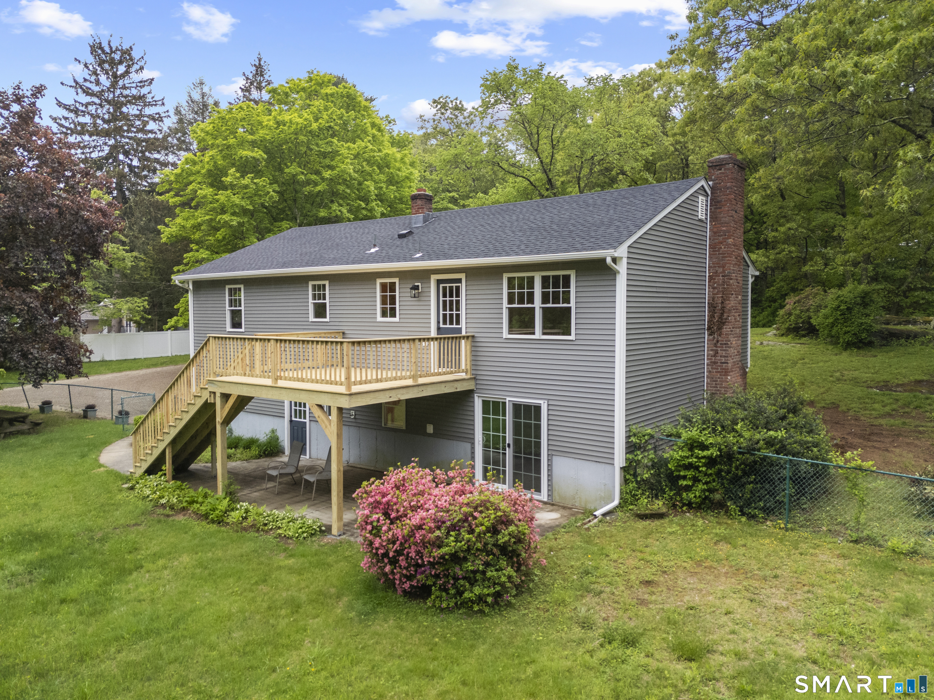 831 Nut Plains Road Guilford CT 06437