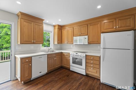 831 Nut Plains Road Guilford CT 06437
