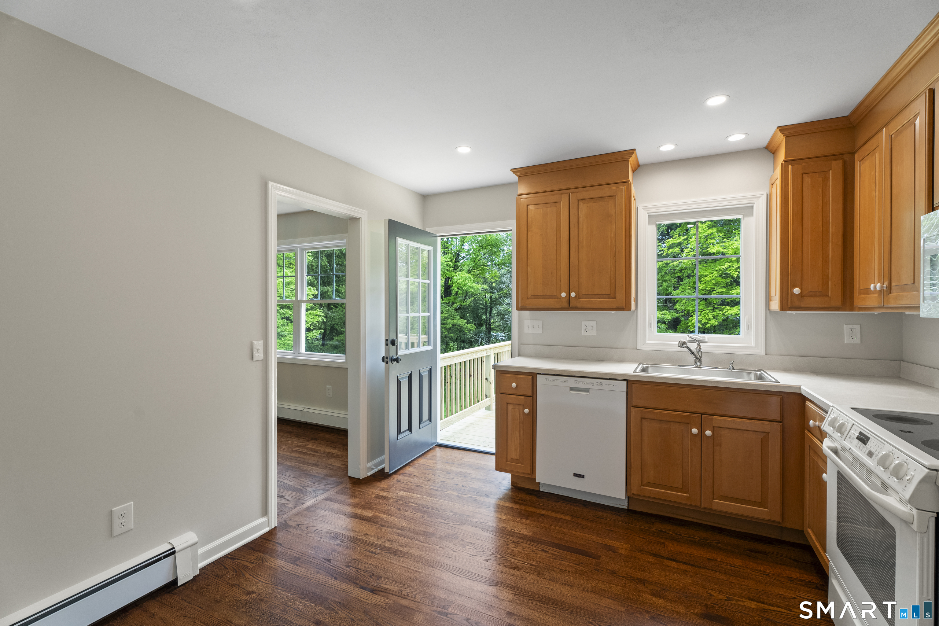 831 Nut Plains Road Guilford CT 06437