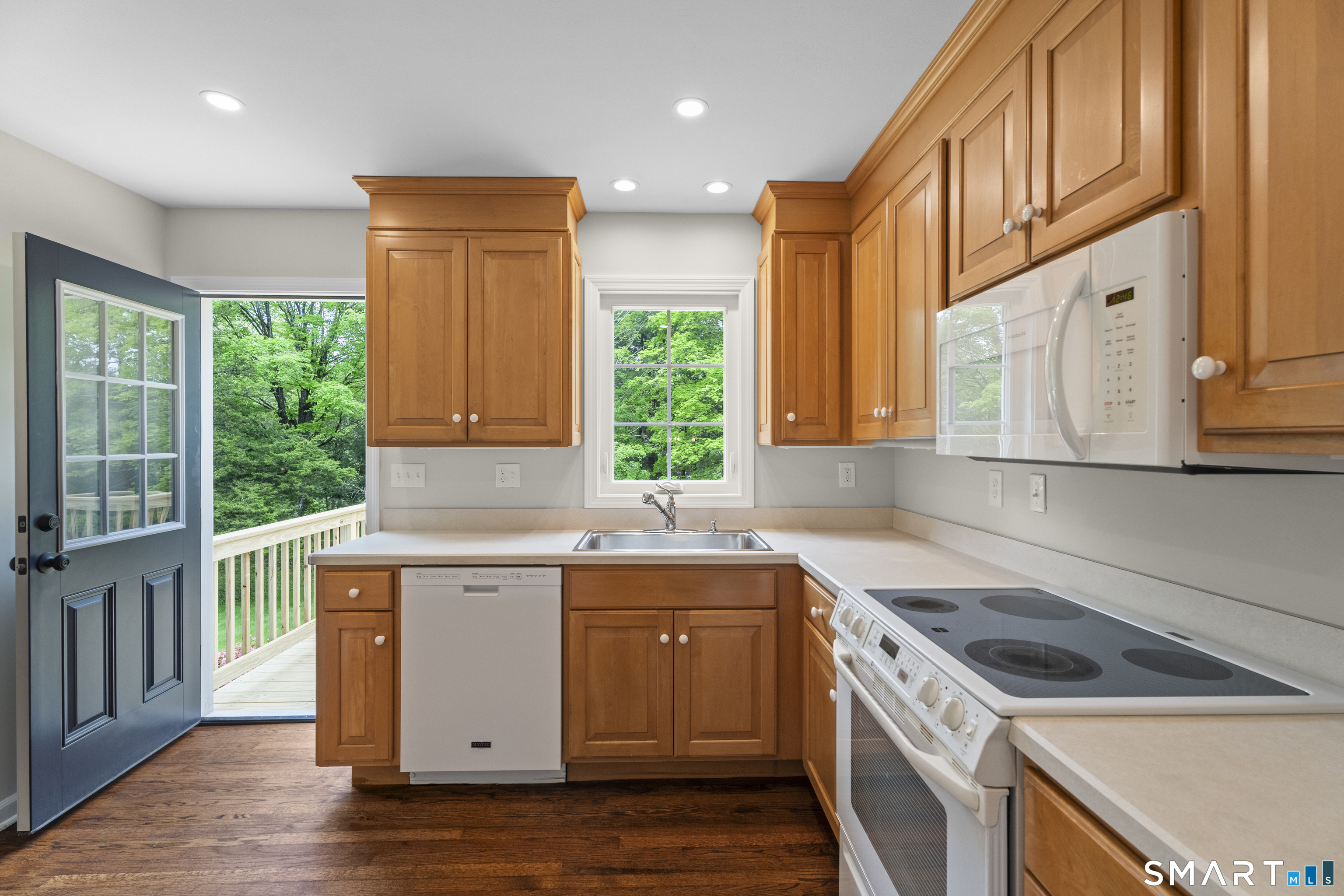 831 Nut Plains Road Guilford CT 06437
