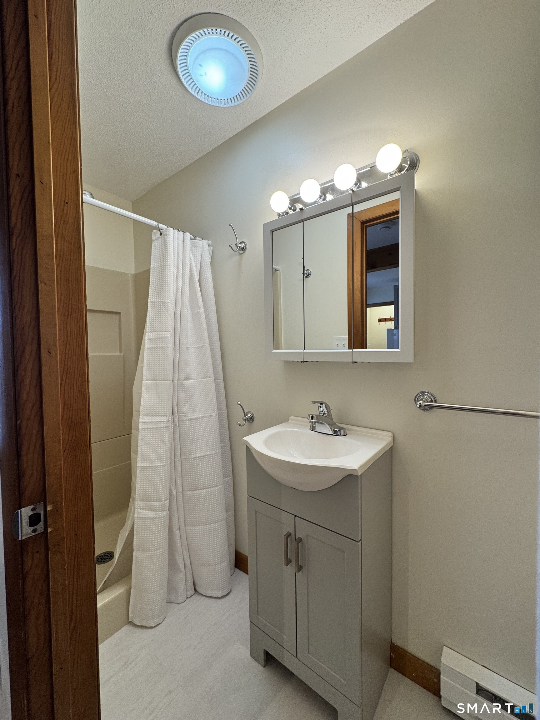 49 Ledyard Avenue Groton CT 06340