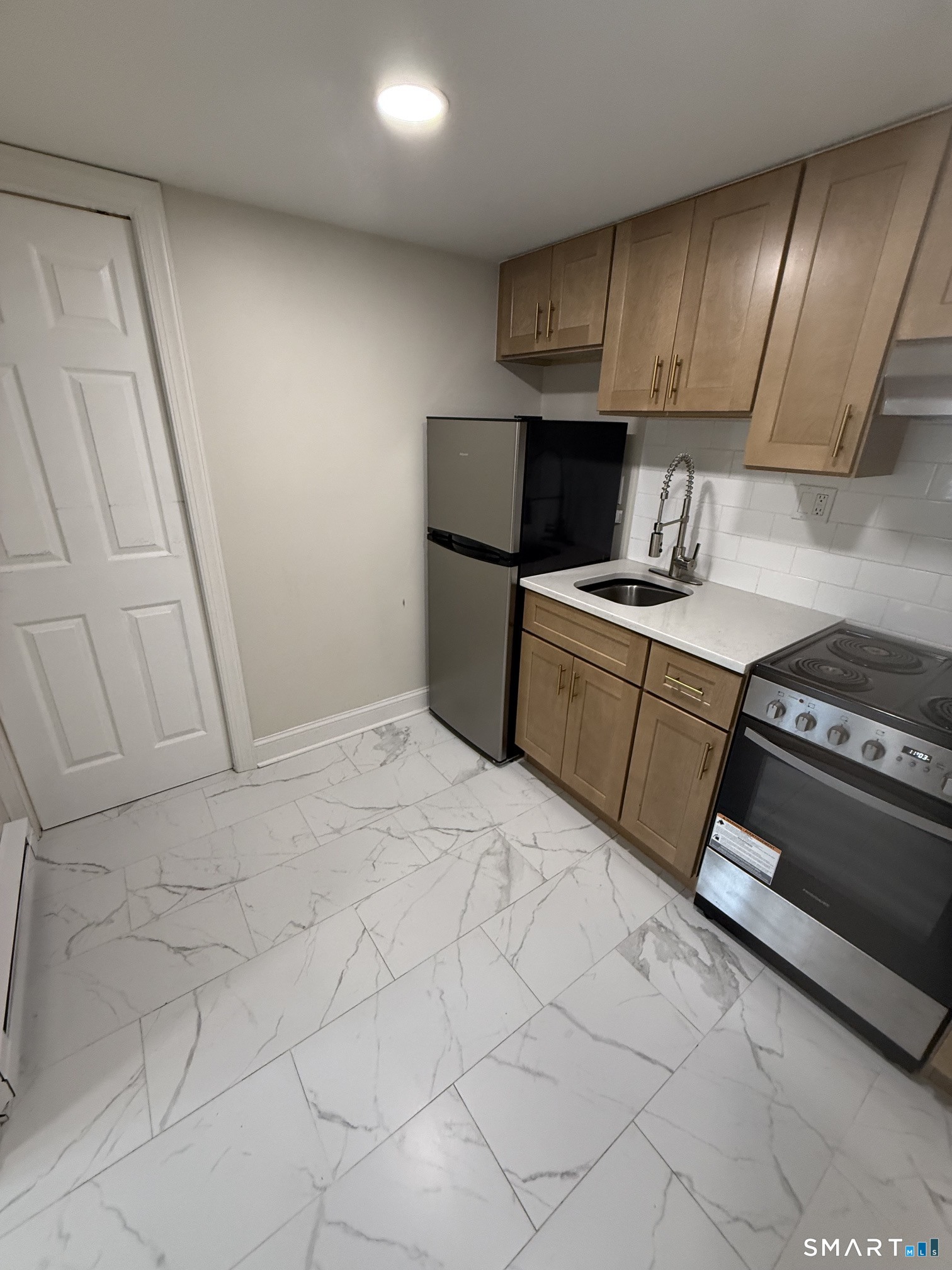 18-Unit D Cherry Street Milford CT 06460