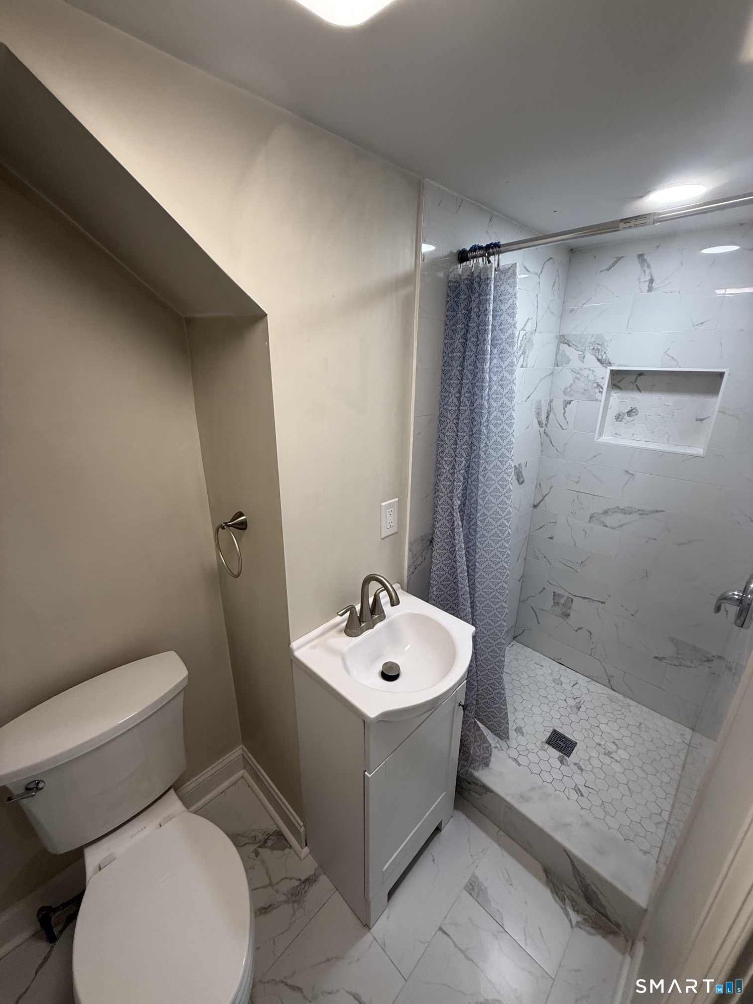 18-Unit D Cherry Street Milford CT 06460