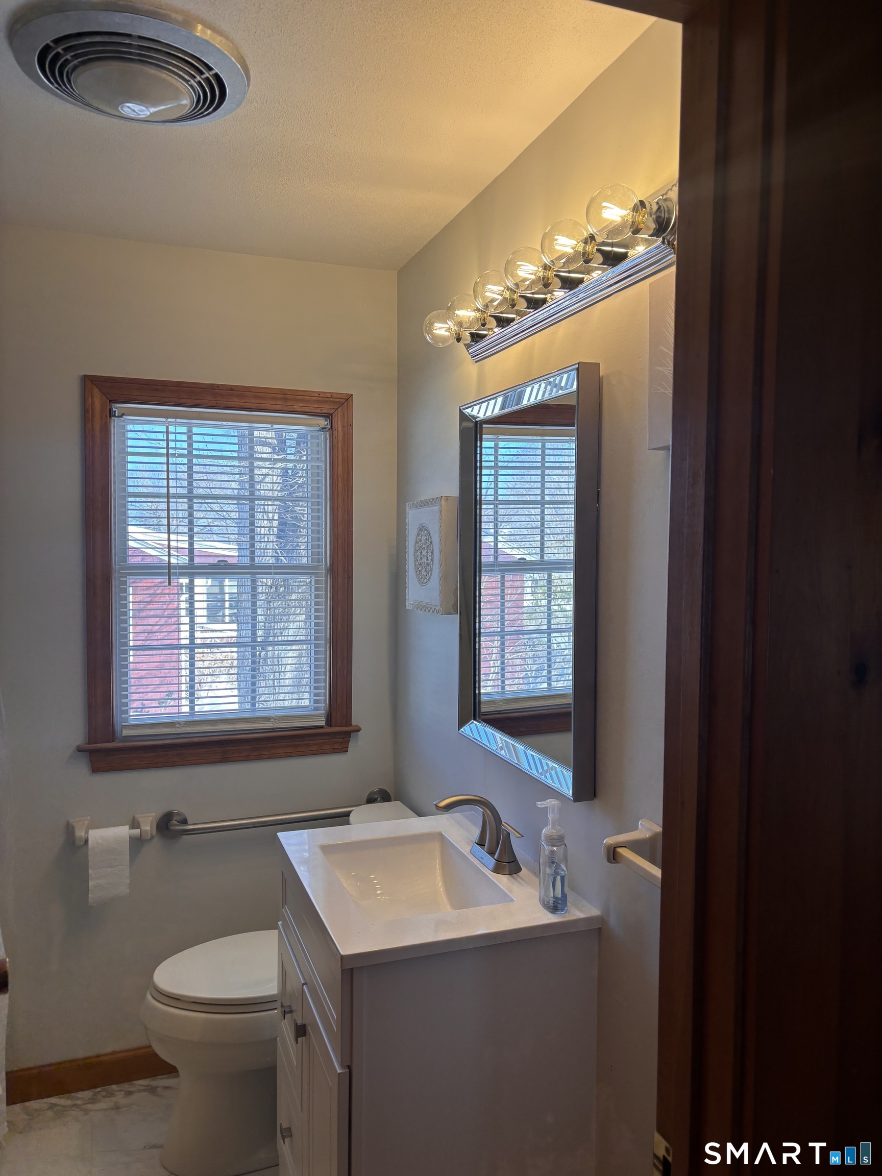 34 Brightwater Road East Lyme CT 06357