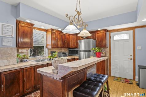 94 Neptune Avenue New London CT 06320