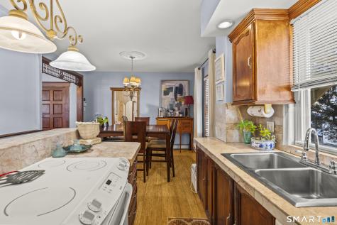 94 Neptune Avenue New London CT 06320