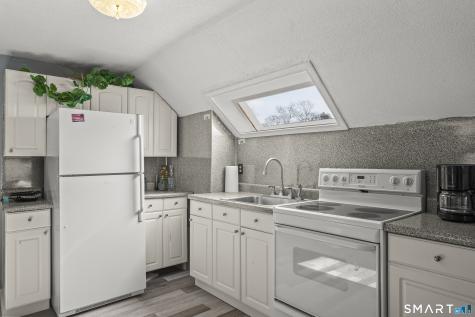 94 Neptune Avenue New London CT 06320