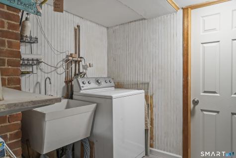 94 Neptune Avenue New London CT 06320