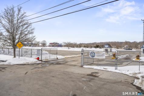 94 Neptune Avenue New London CT 06320