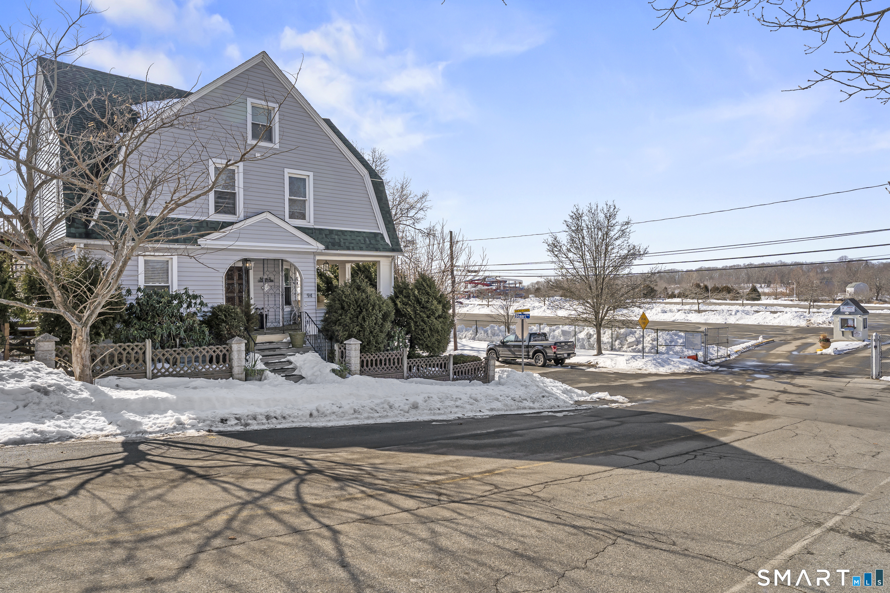 94 Neptune Avenue New London CT 06320