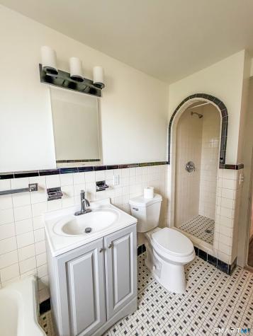 14 Pease Avenue Middletown CT 06457