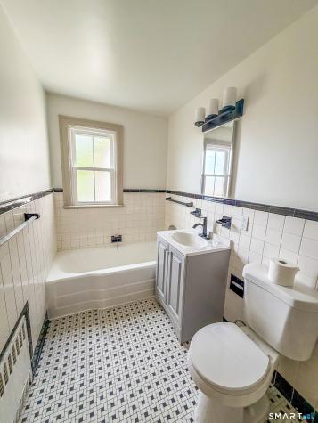 14 Pease Avenue Middletown CT 06457