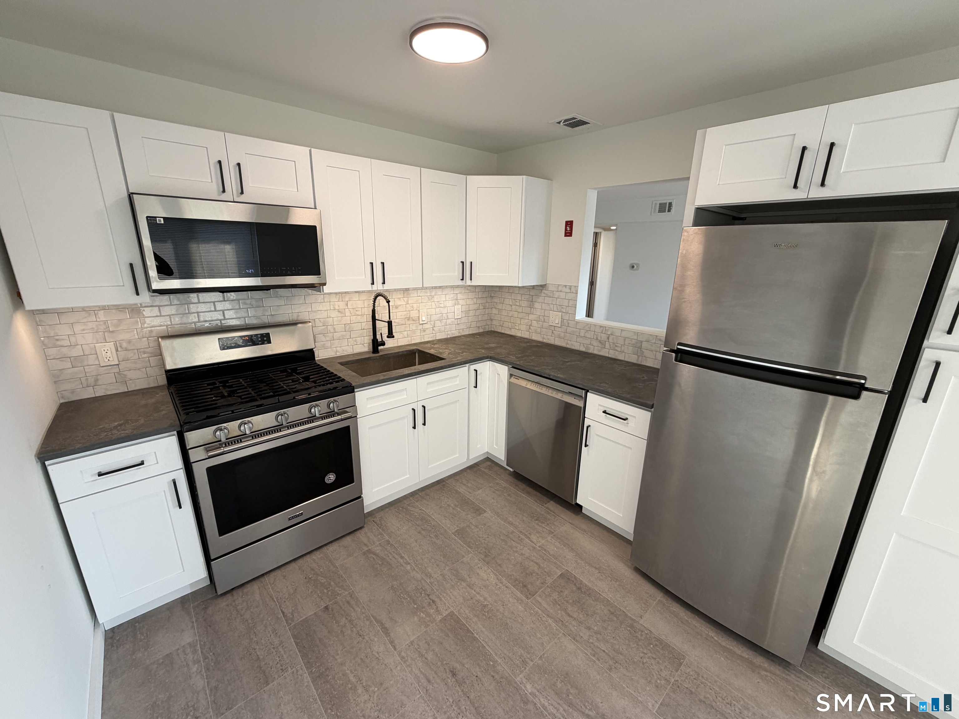 12 Cedar Court East Haven CT 06513