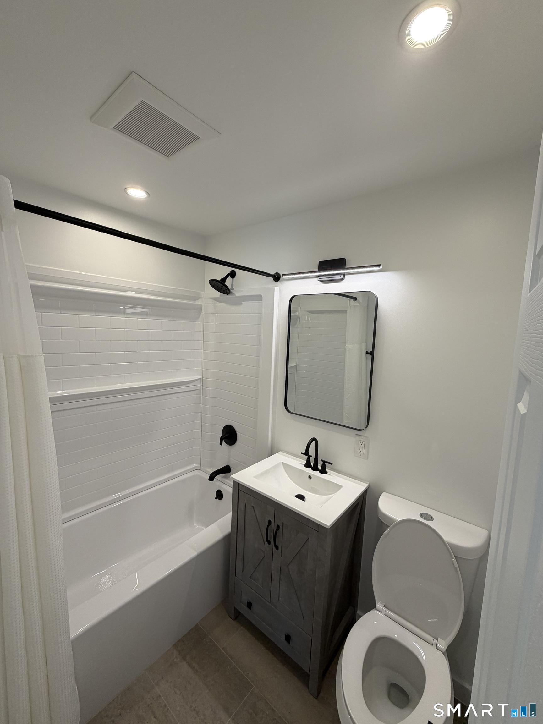 12 Cedar Court East Haven CT 06513