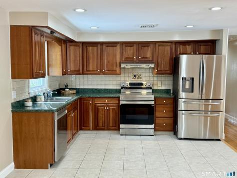 10 Longview Lane Wallingford CT 06492