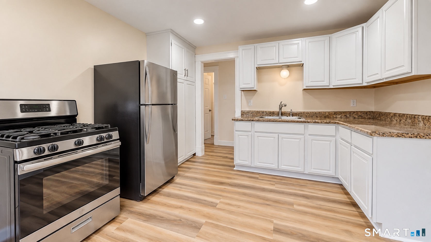 17 Bond Street Hartford CT 06114