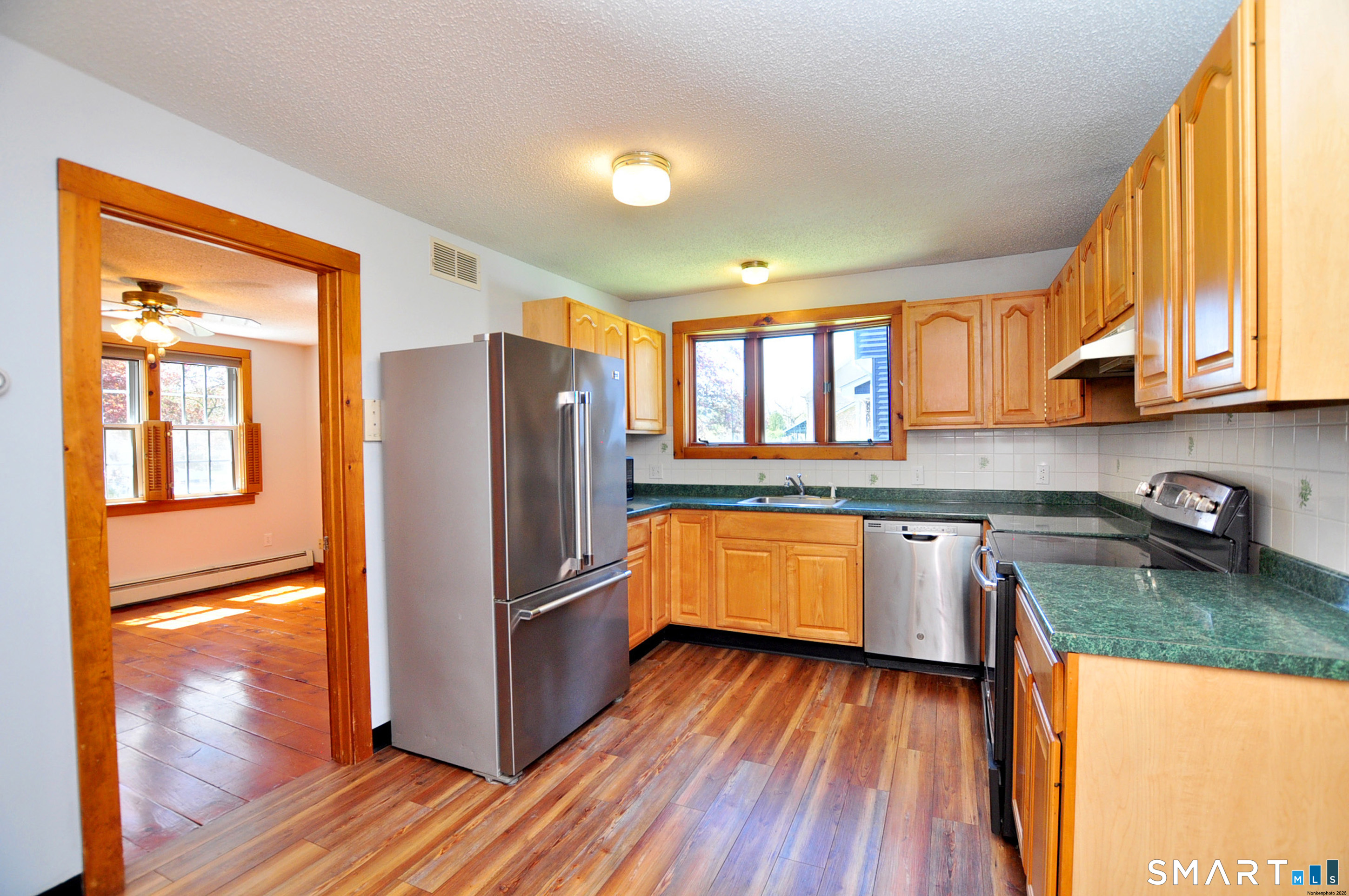 90 Niles Road Windsor CT 06095