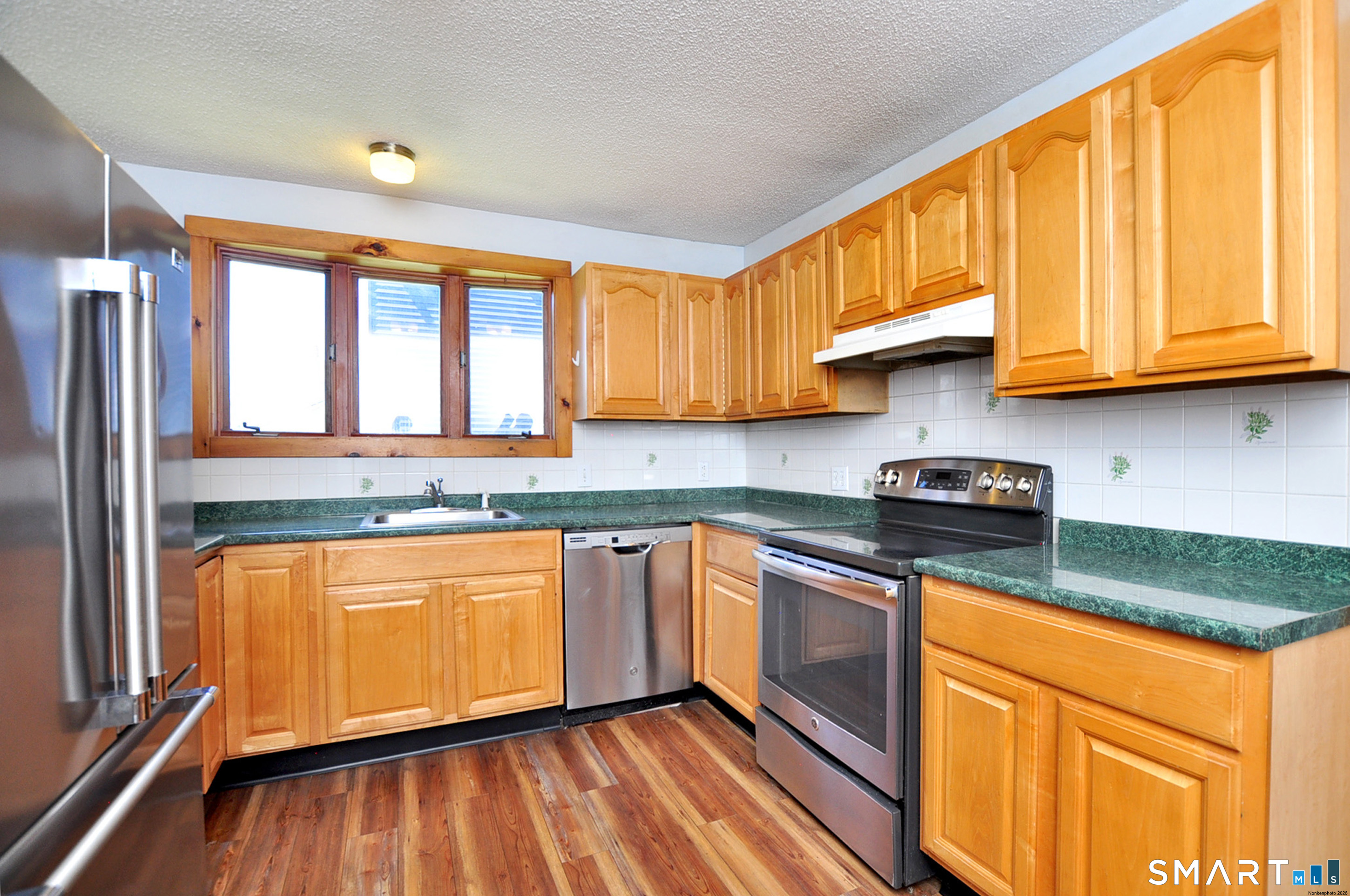 90 Niles Road Windsor CT 06095