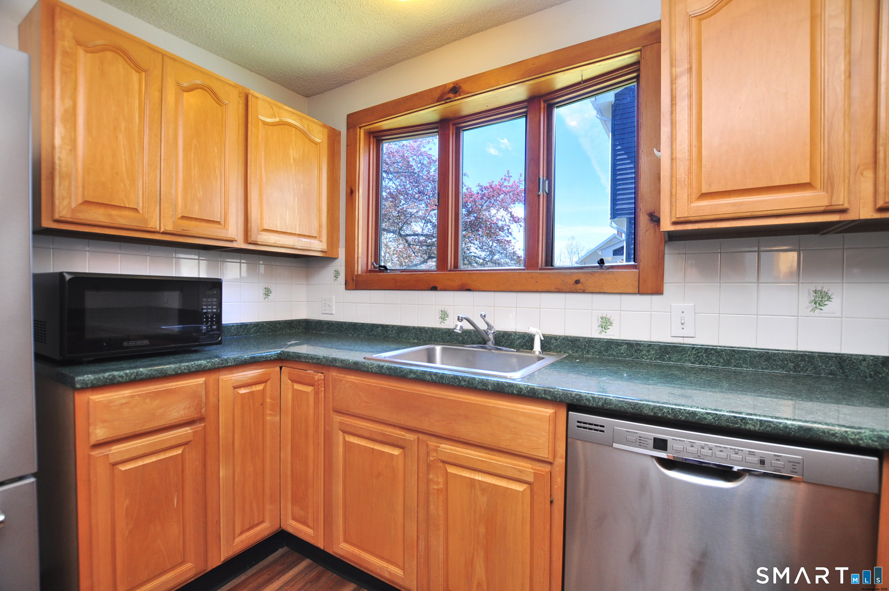 90 Niles Road Windsor CT 06095