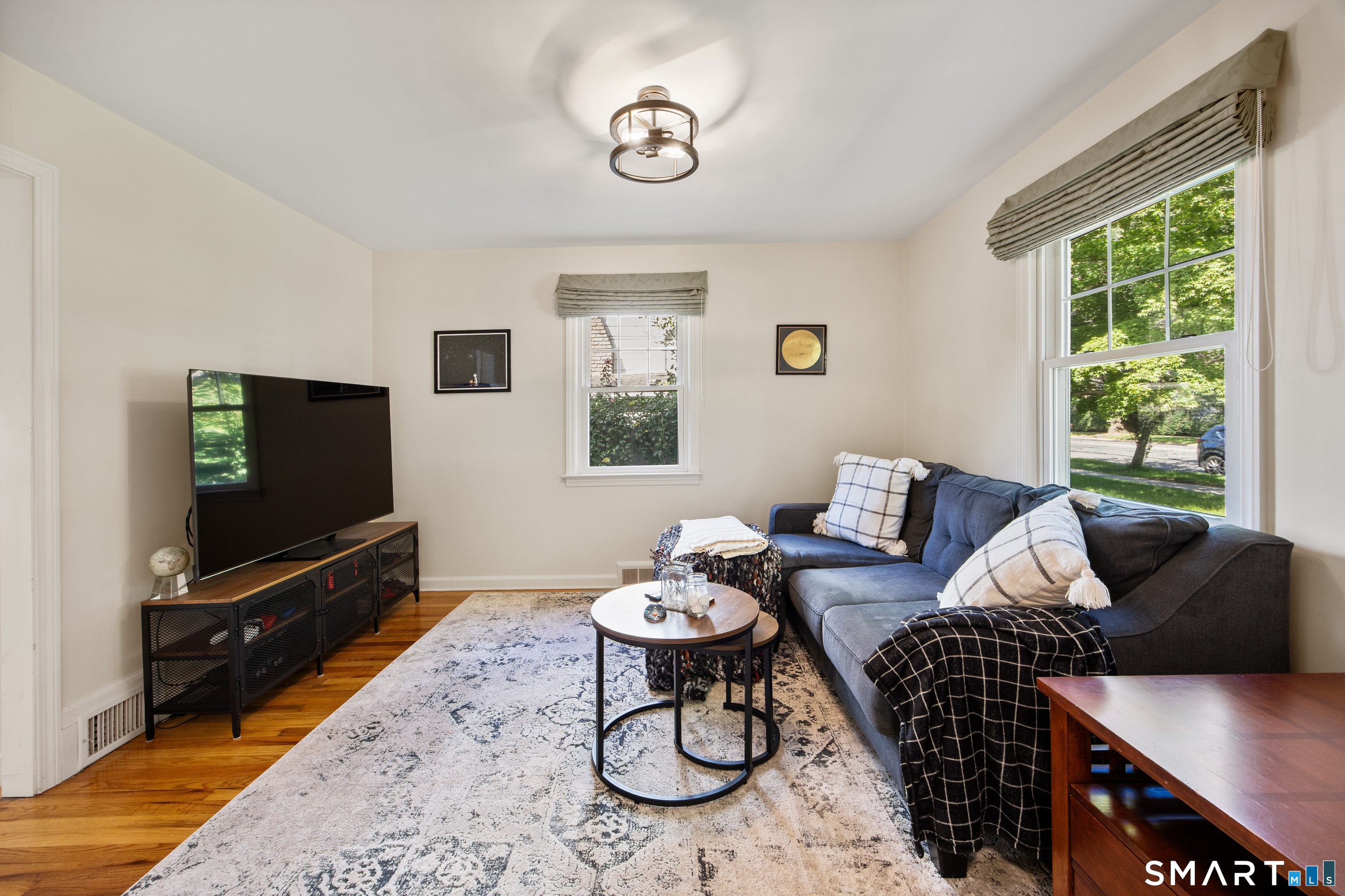 2084 Chapel Street New Haven CT 06515