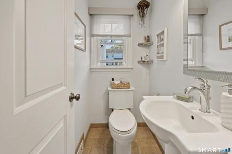 2084 Chapel Street New Haven CT 06515