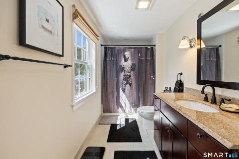 2084 Chapel Street New Haven CT 06515