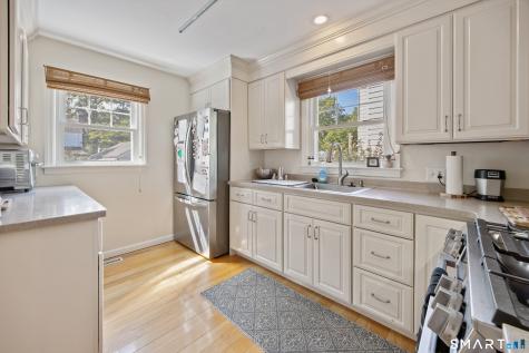 2084 Chapel Street New Haven CT 06515