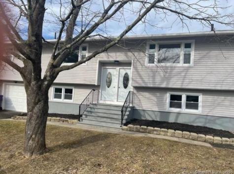 29 Spread Oak Lane Waterbury CT 06704
