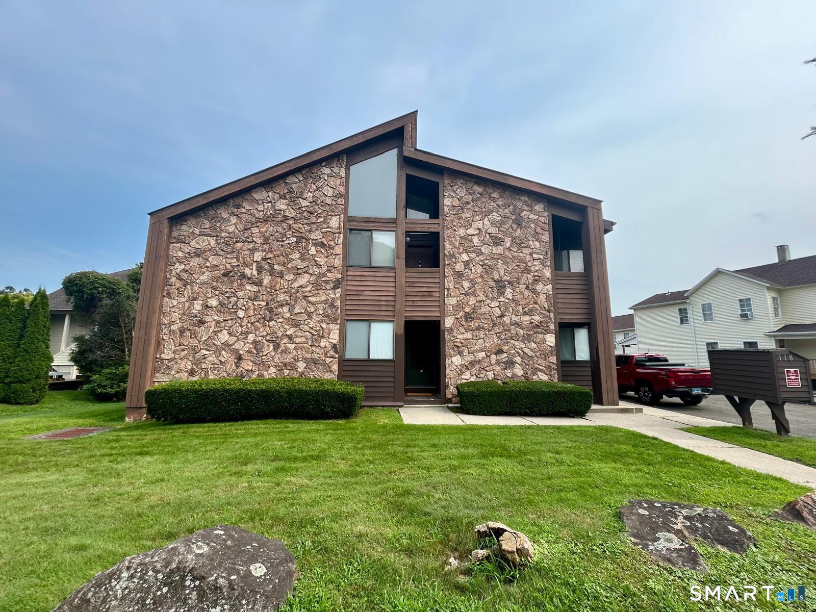 118 Osborne Street Danbury CT 06810