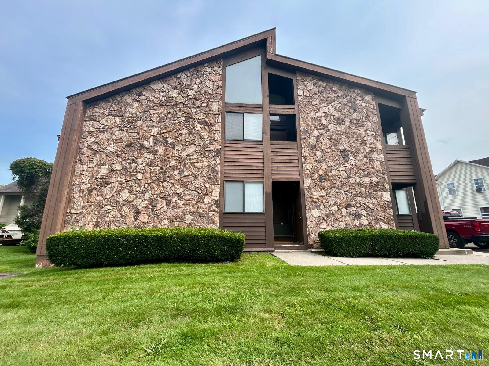 118 Osborne Street Danbury CT 06810