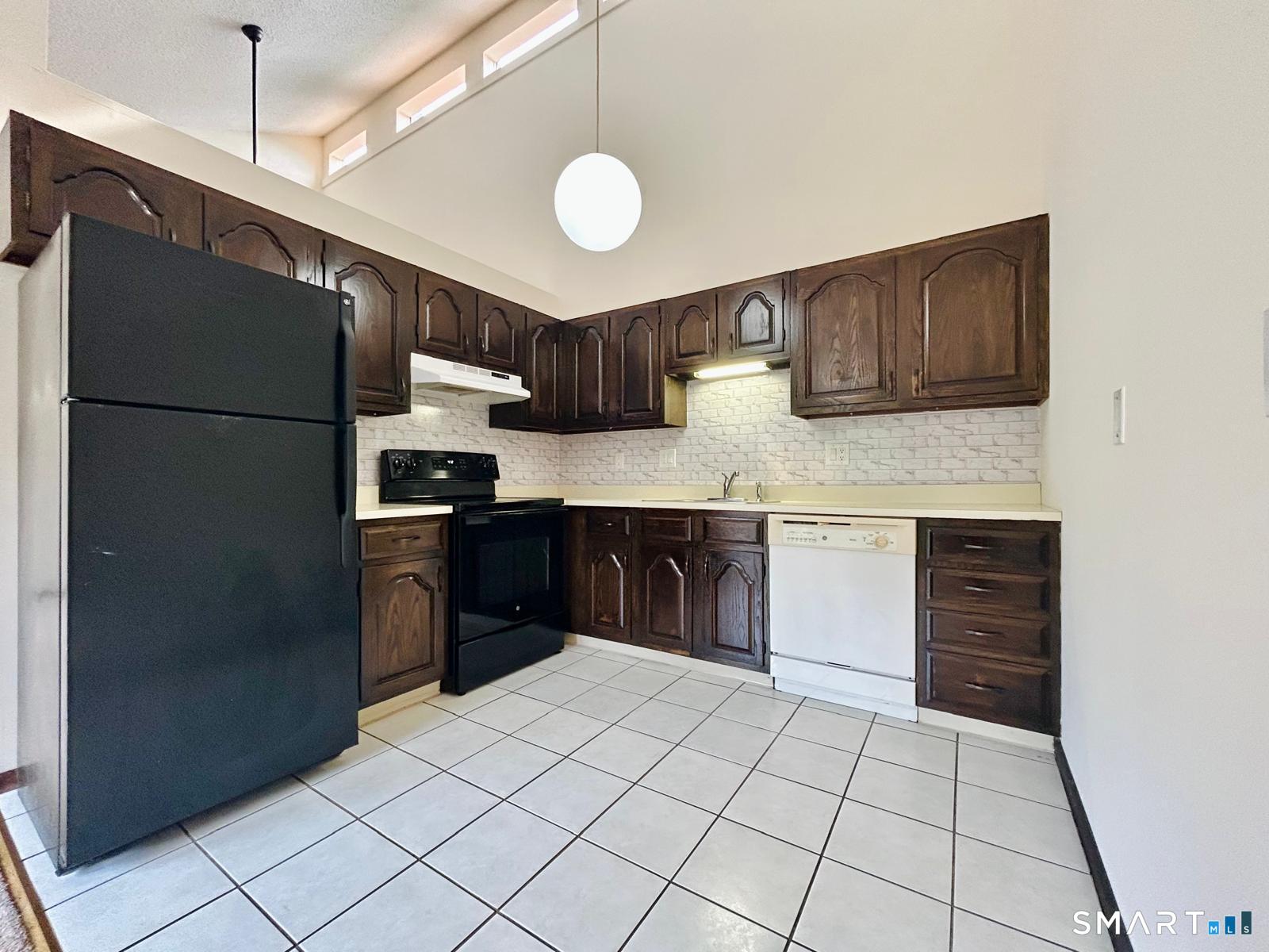 118 Osborne Street Danbury CT 06810