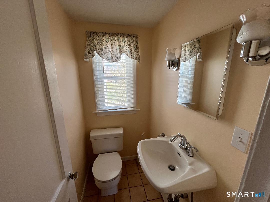 138 Mountain Street Ellington CT 06029