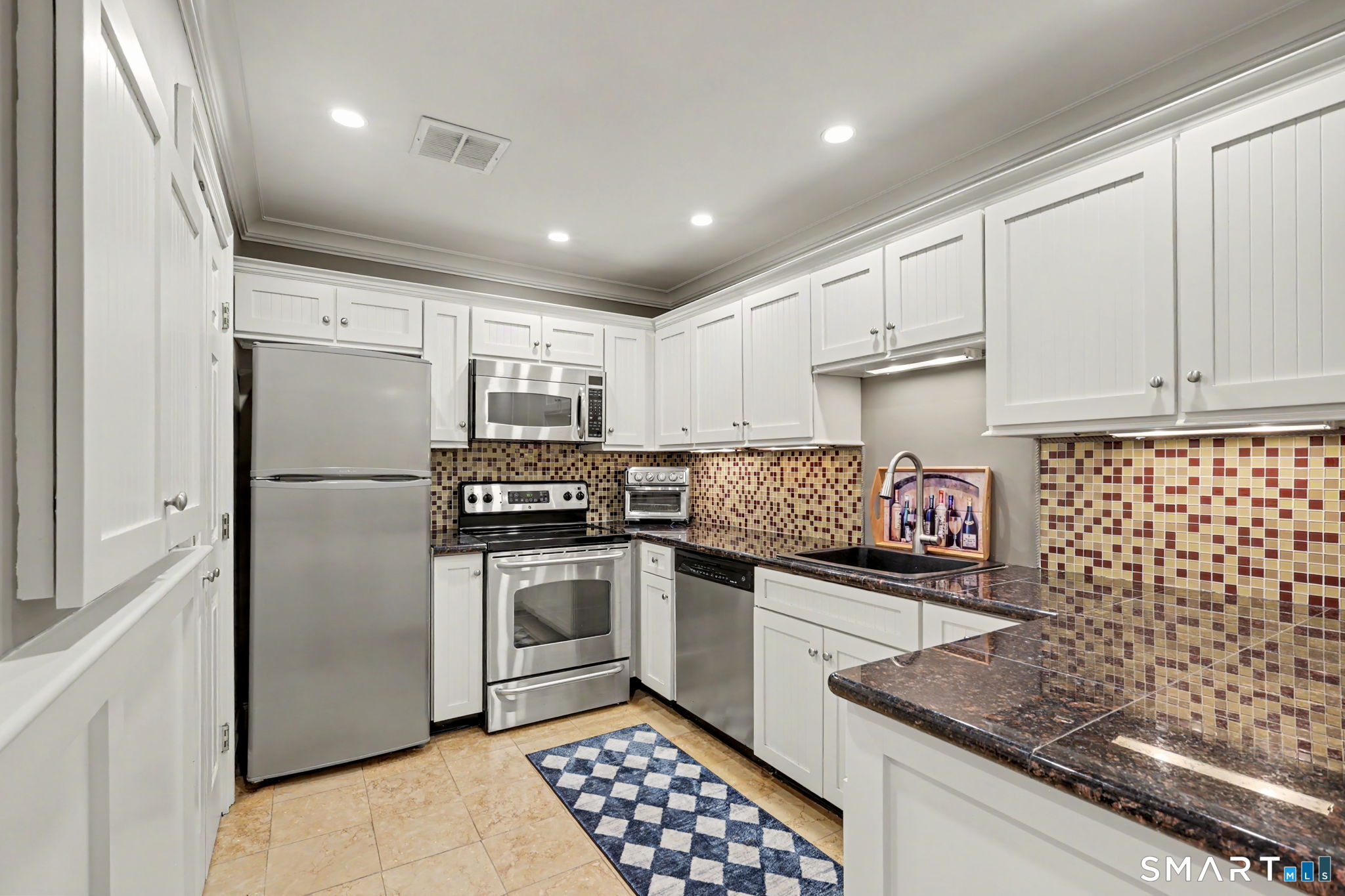 2289 Bedford Street Stamford CT 06905