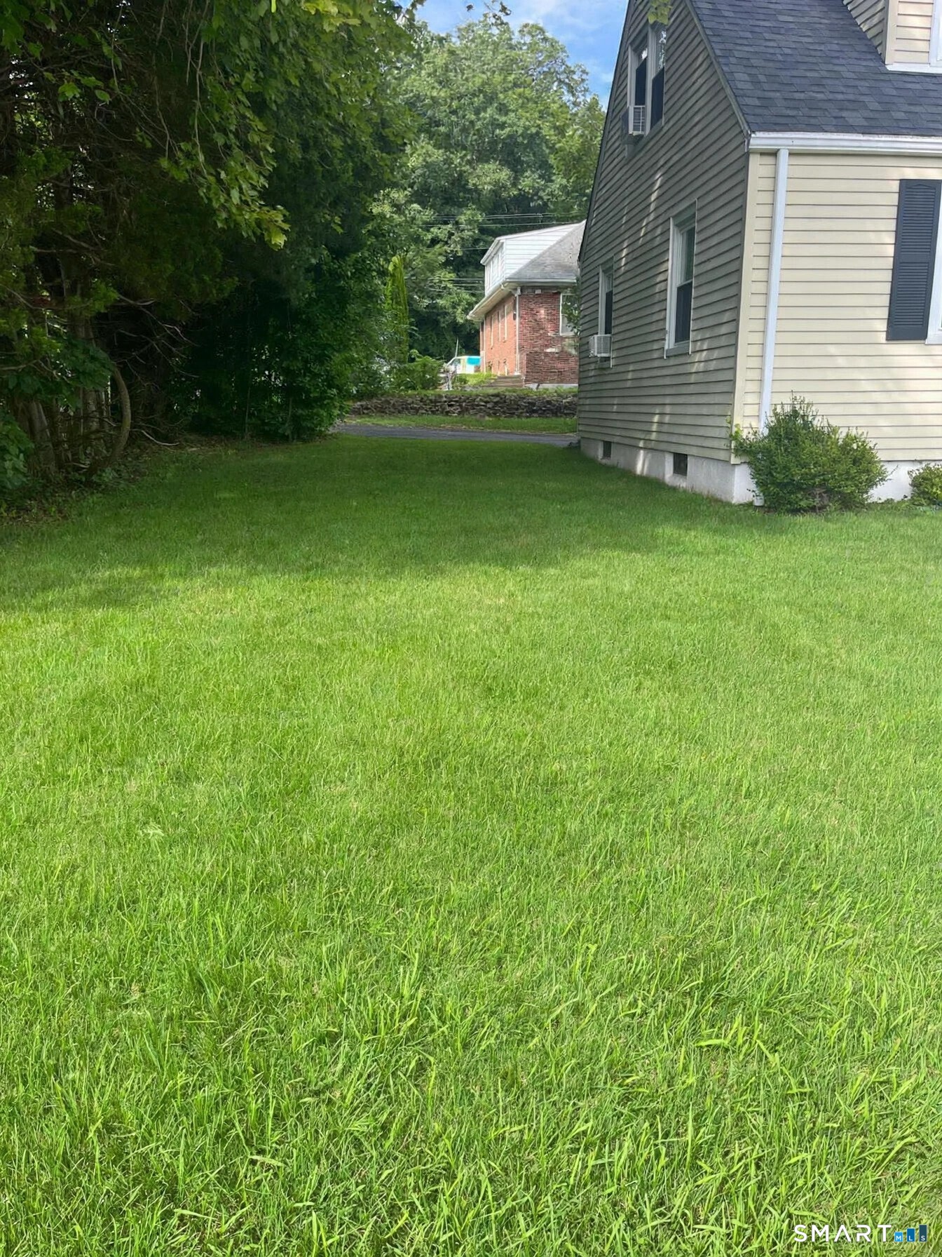 236 Goldenrod Avenue Bridgeport CT 06606