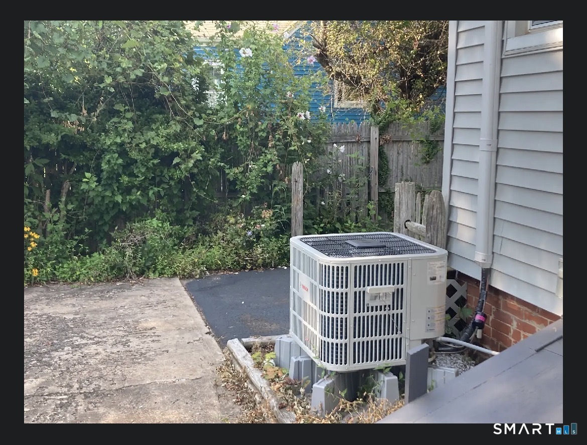 87 East Street Windsor CT 06095