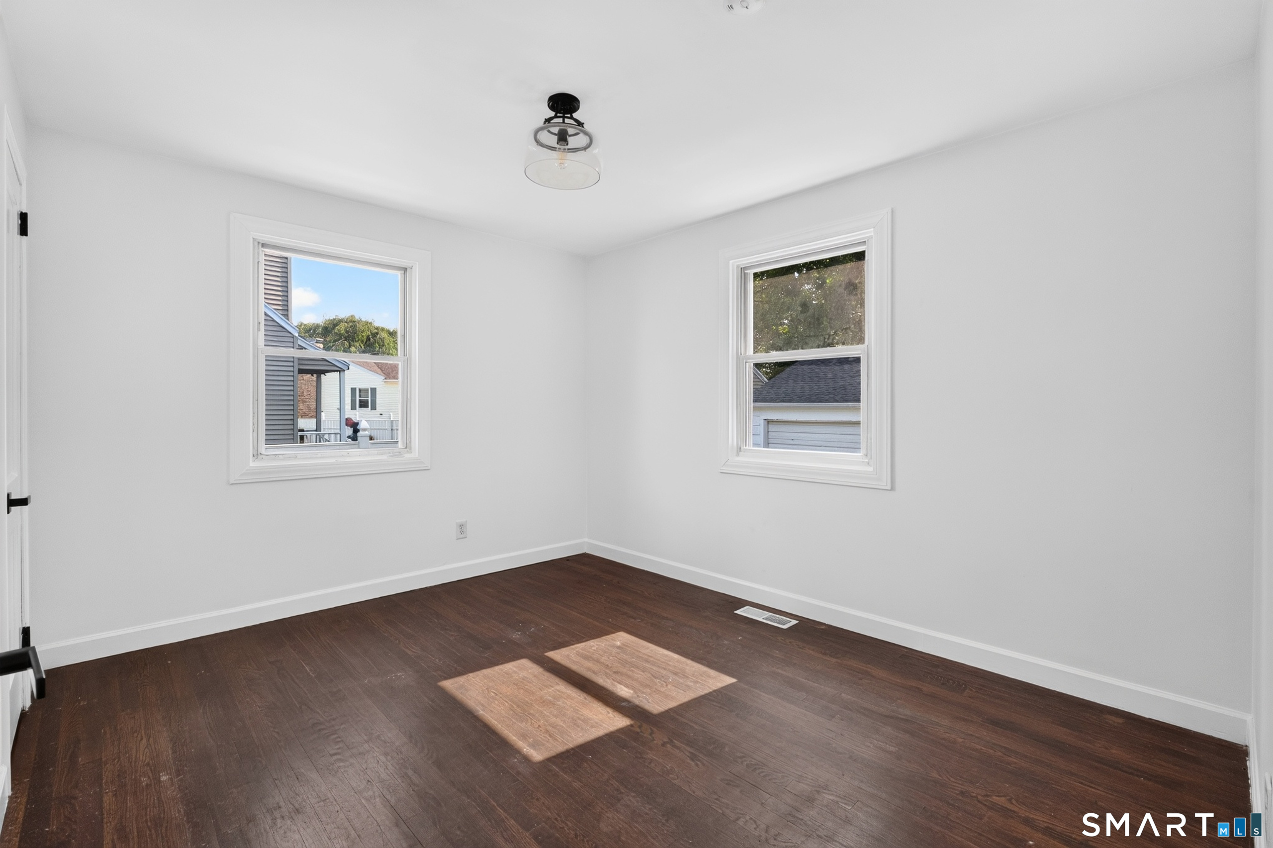 11 Stratfield Place Bridgeport CT 06606