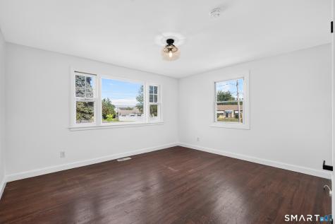 11 Stratfield Place Bridgeport CT 06606