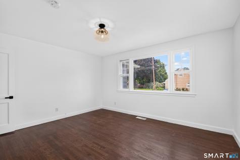 11 Stratfield Place Bridgeport CT 06606