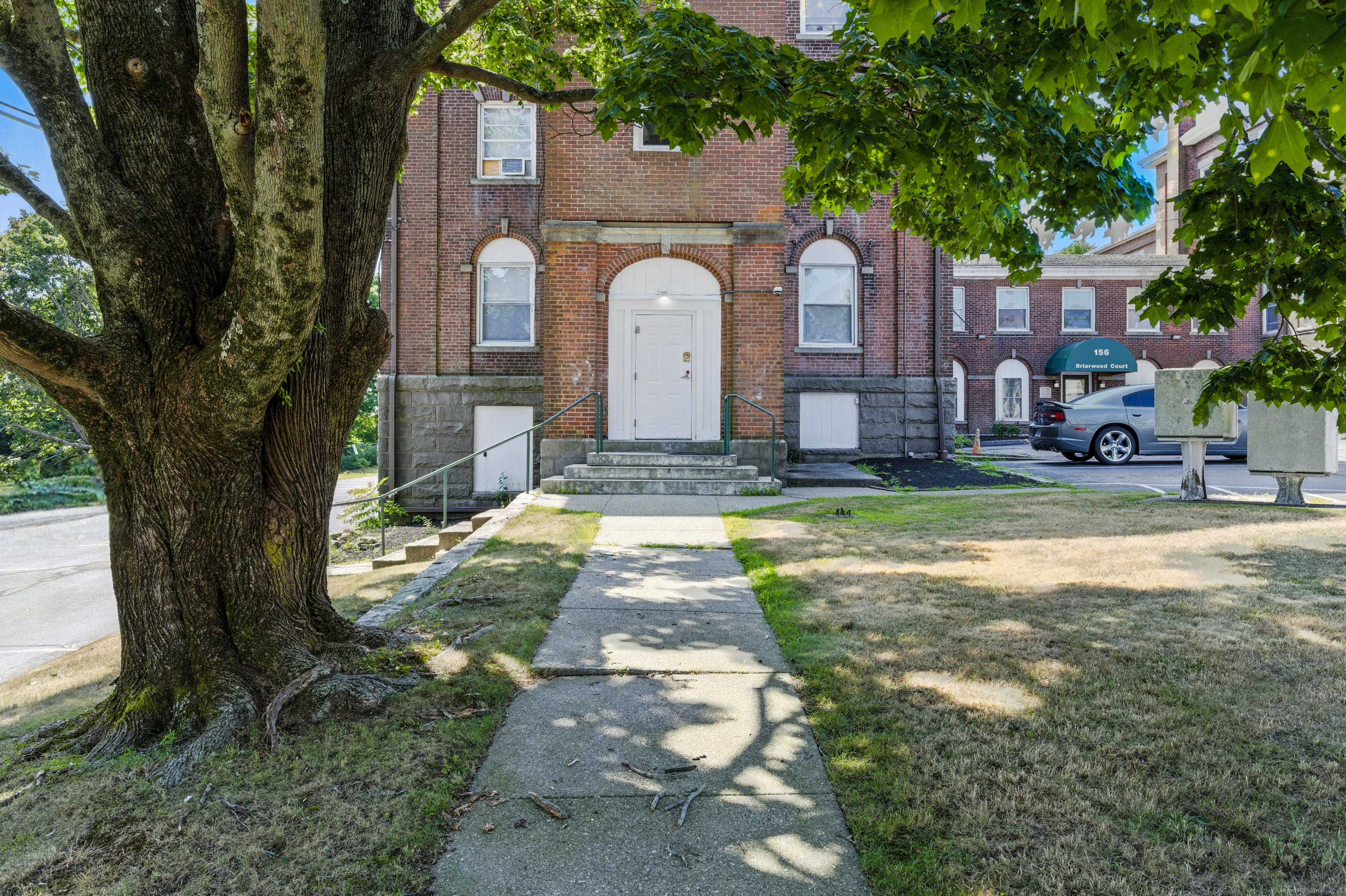 156 Garfield Avenue New London CT 06320