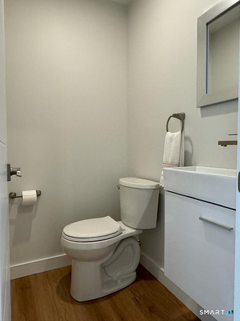429 Round Hill Road Fairfield CT 06824