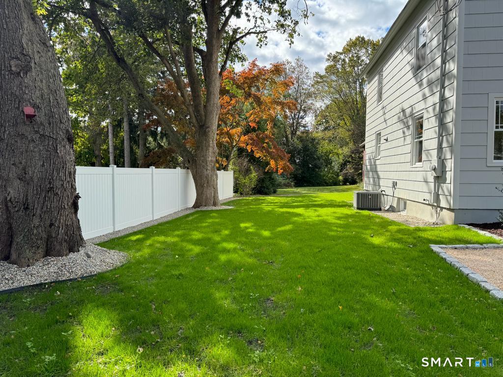 429 Round Hill Road Fairfield CT 06824