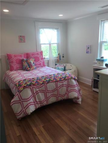 5 Oakland Terrace Darien CT 06820