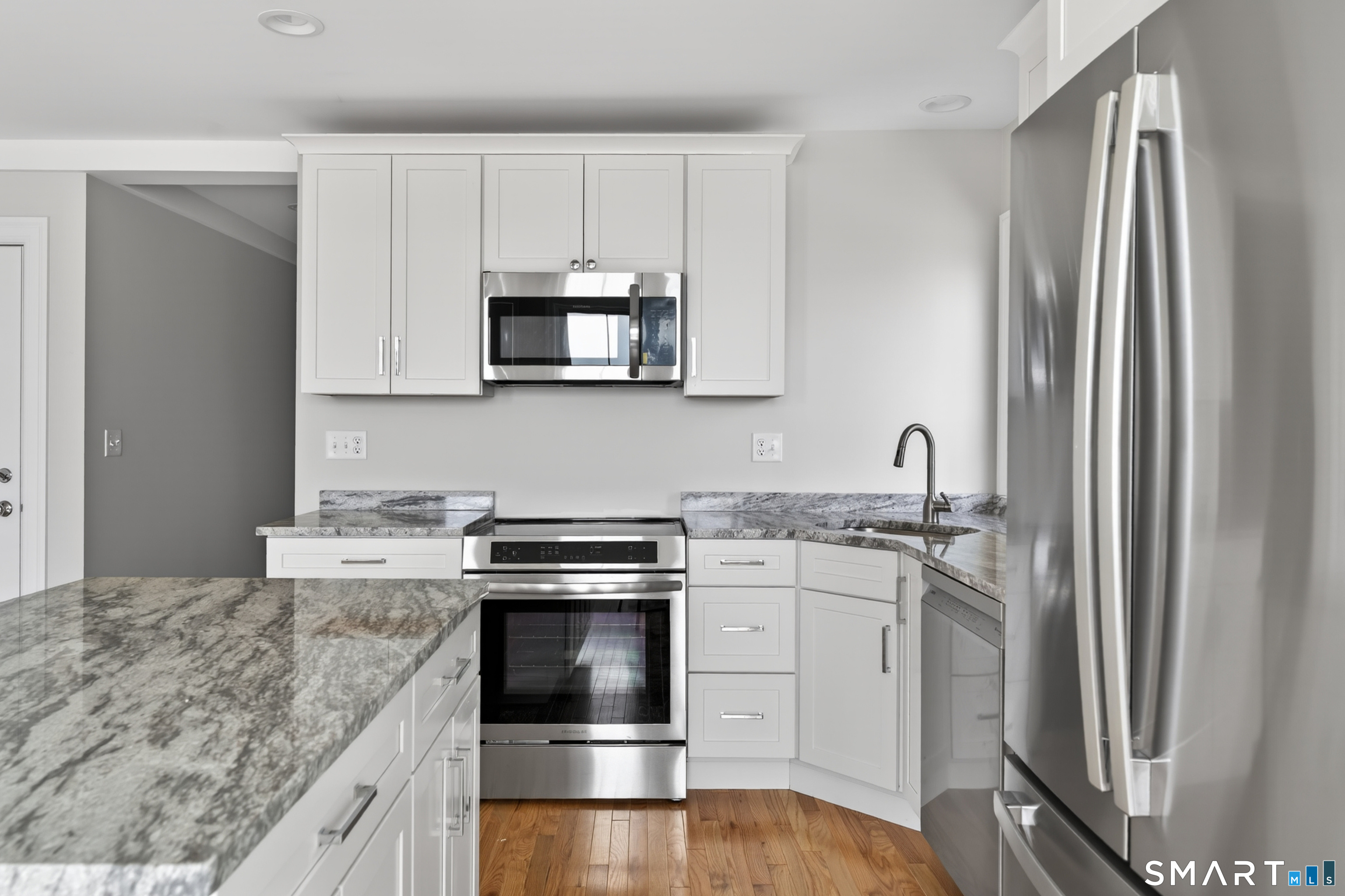 138 Bank Street New London CT 06320