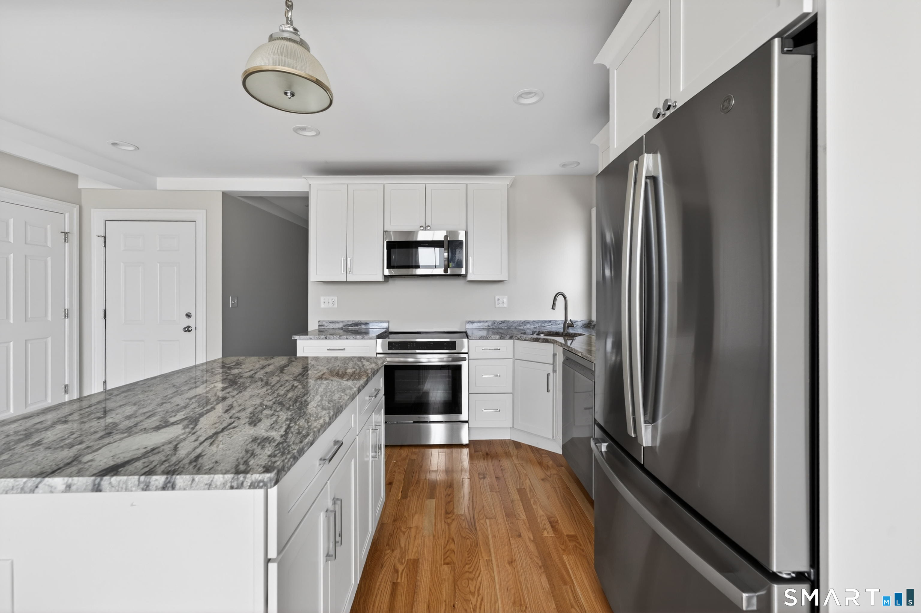 138 Bank Street New London CT 06320