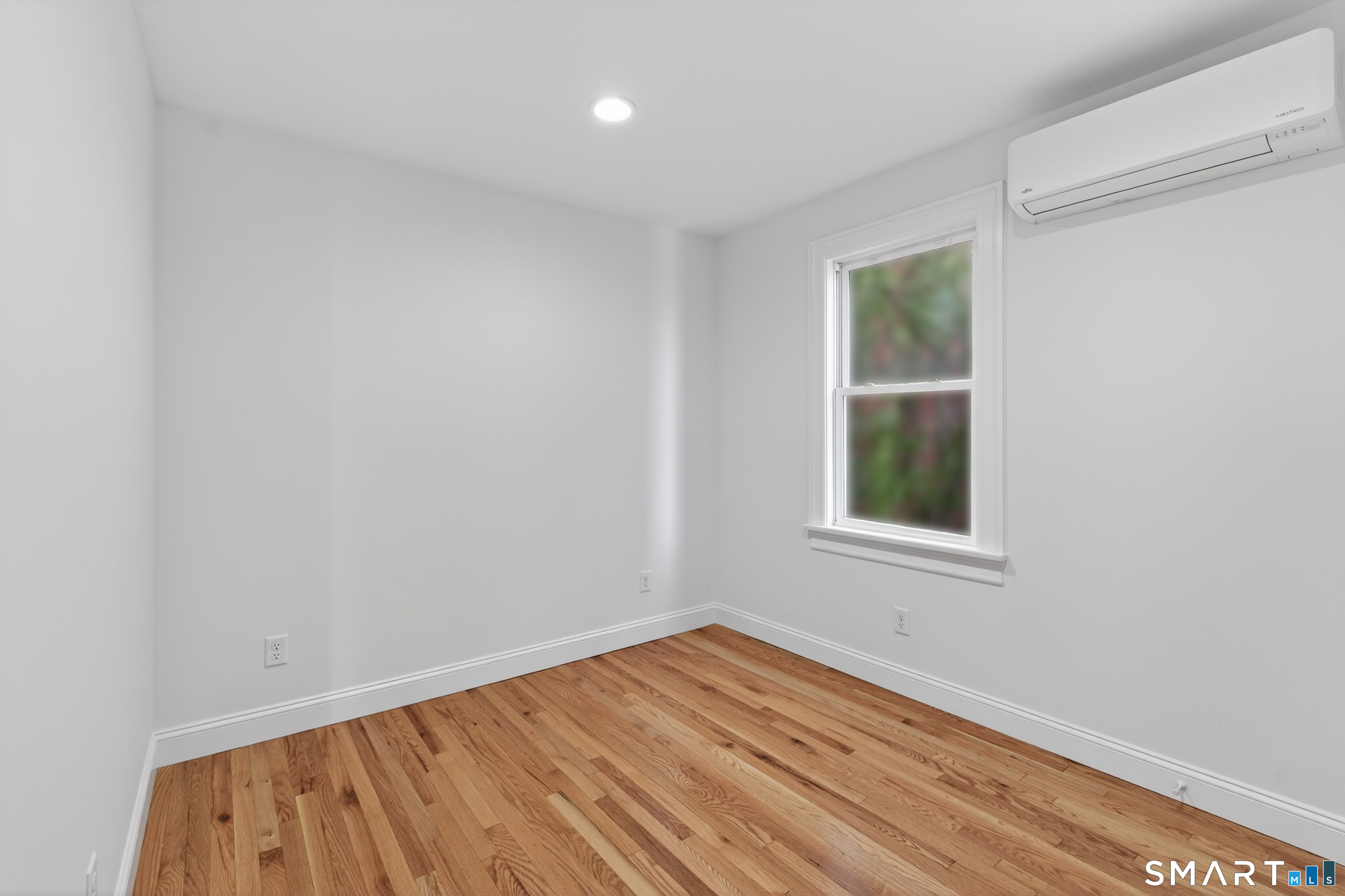 138 Bank Street New London CT 06320