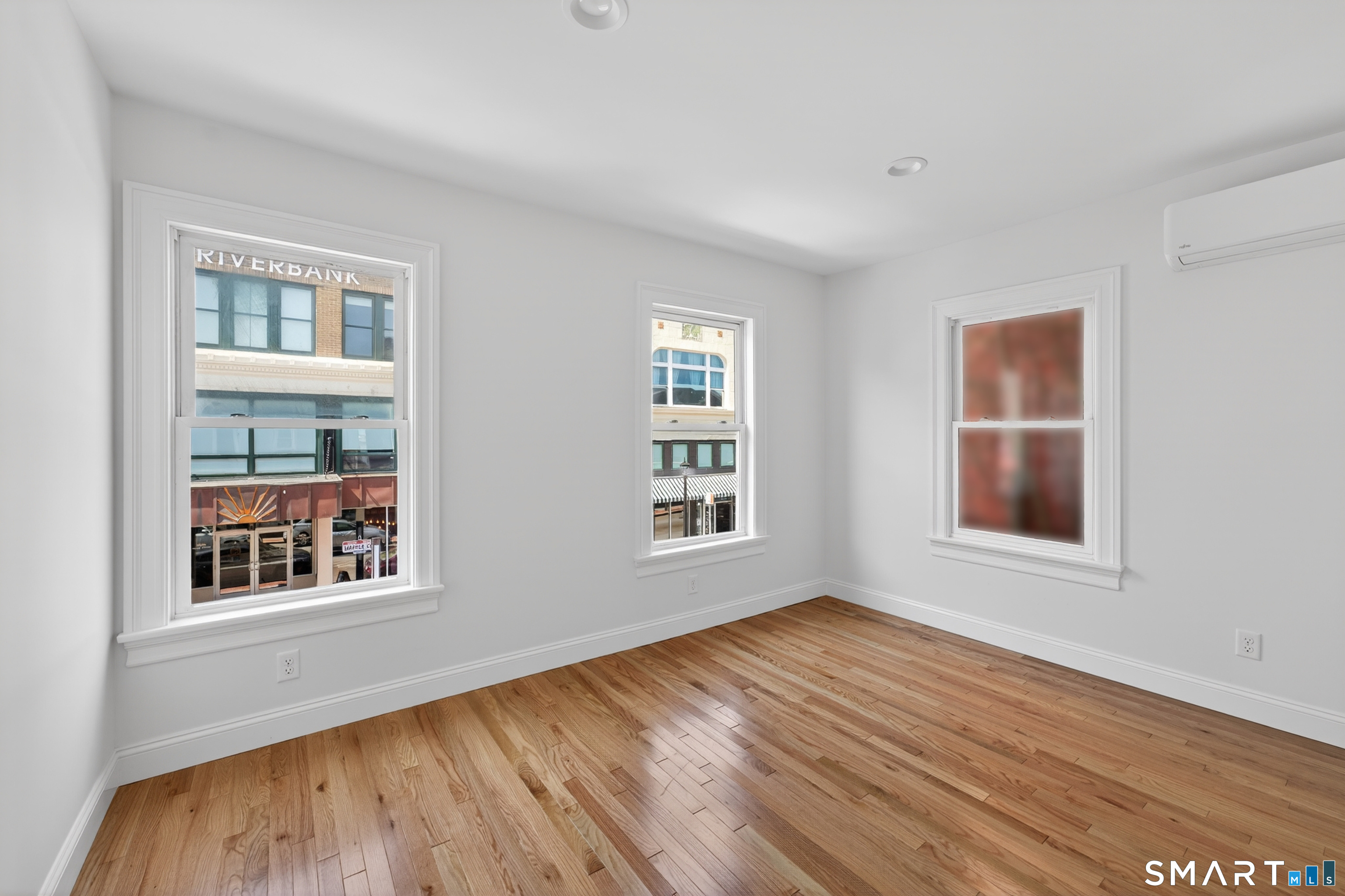 138 Bank Street New London CT 06320