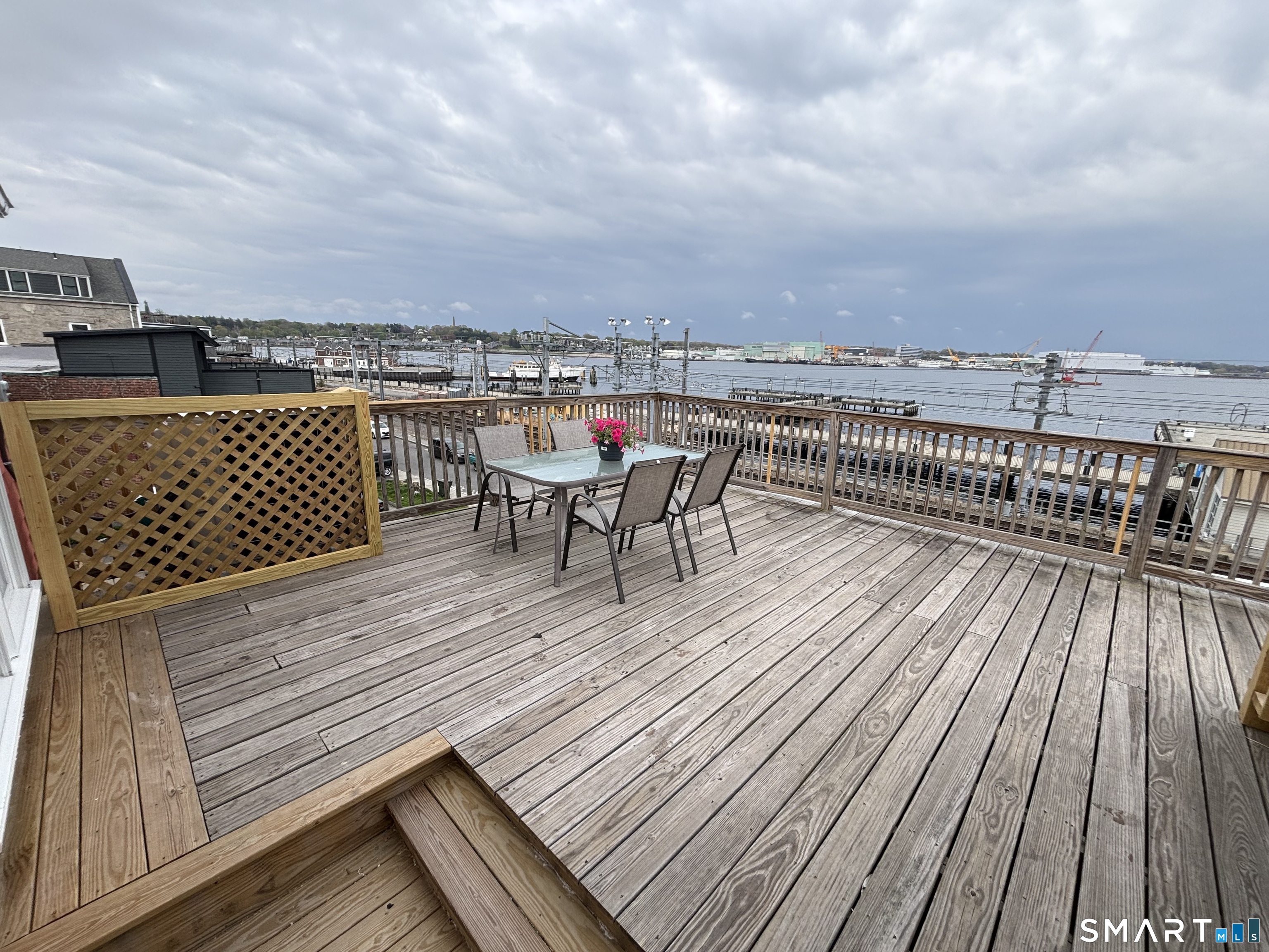 138 Bank Street New London CT 06320